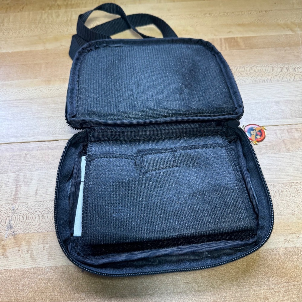 Vintage Walt Disney World Pin Trading Bag Mickey Mouse Crossbody Black Red - Picture 4 of 6